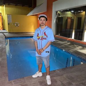 Meet your Posher, Adrian